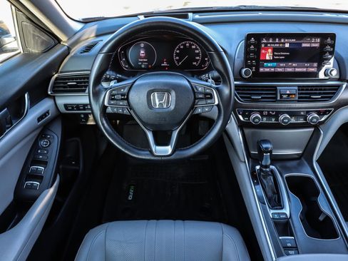 Used 2018 Honda Accord Touring image 26