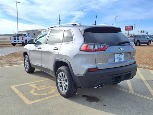Used 2021 Jeep Cherokee Latitude Lux w/ Comfort/Convenience Group AWD/4WD image 3