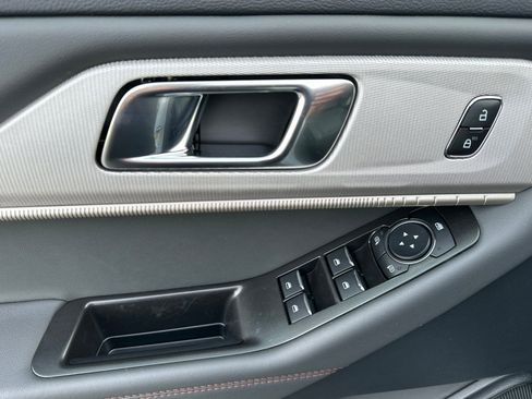 New 2025 Ford Explorer Active w/ Active Comfort Package image 12