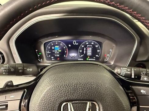 Used 2025 Honda Pilot Black Edition image 19