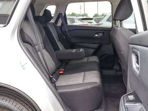 Used 2025 Nissan Rogue SV FWD image 23