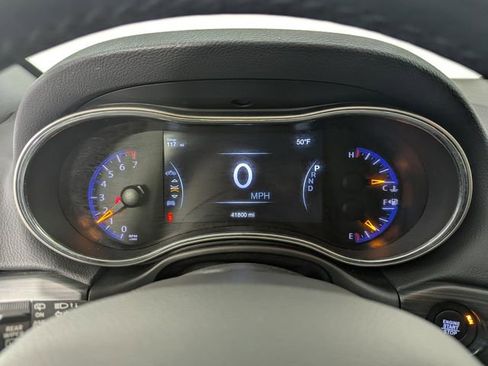 Used 2020 Jeep Grand Cherokee Altitude image 16