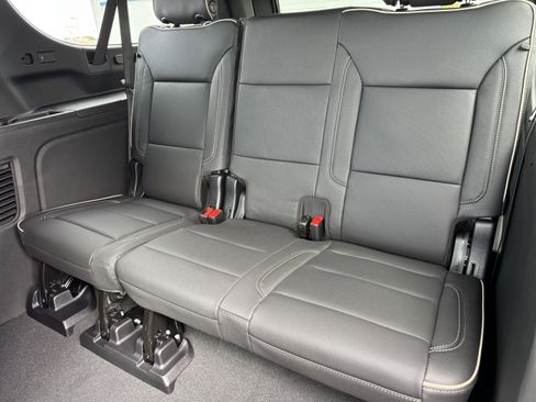 New 2026 Chevrolet Suburban Premier w/ Sun And Tow Package AWD/4WD image 16