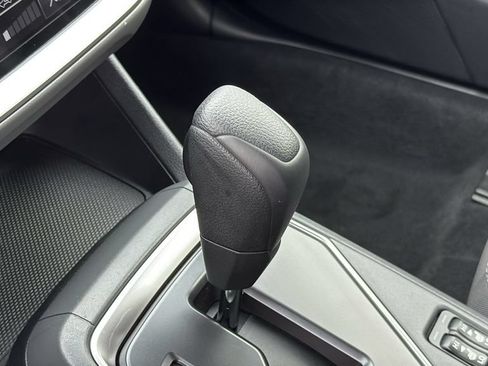 Used 2025 Subaru Crosstrek 2.5i Premium AWD/4WD image 19