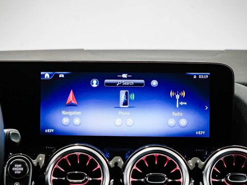 Used 2025 Mercedes-Benz GLA 250 image 13