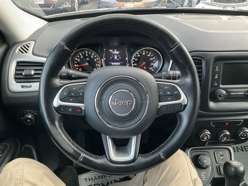 Used 2018 Jeep Compass Latitude AWD/4WD image 22