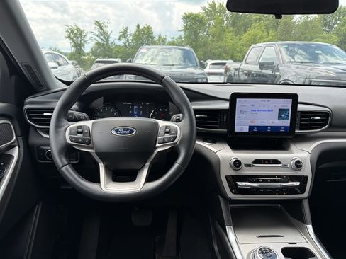 Used 2023 Ford Explorer XLT w/ Equipment Group 202A AWD/4WD image 13
