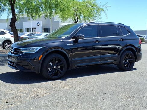 Certified 2023 Volkswagen Tiguan SE R-Line image 3