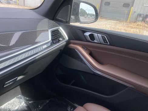 Certified 2026 BMW X5 M60i AWD/4WD image 32
