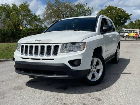 Used 2013 Jeep Compass Latitude image 3