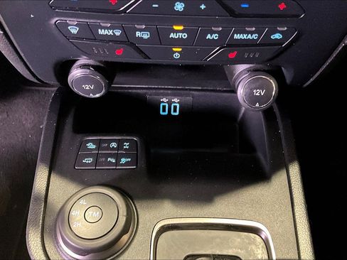 Used 2019 Ford Ranger Lariat w/ Equipment Group 501A Mid image 16