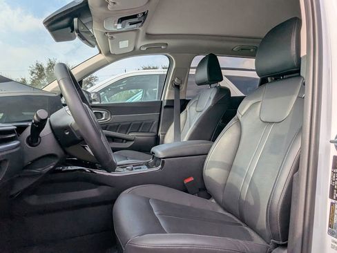 Used 2025 Kia Sorento SX image 13