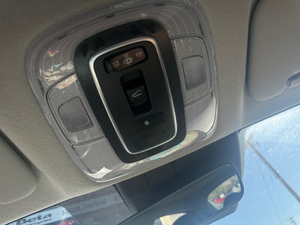 Used 2021 Hyundai Elantra Limited FWD image 25