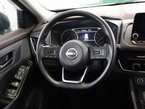 Used 2023 Nissan Rogue S image 15