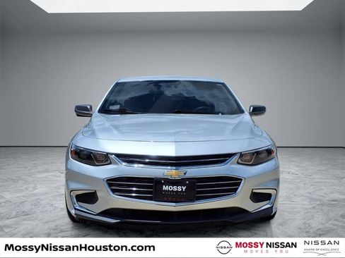 Used 2018 Chevrolet Malibu LS w/ LPO, Convenience Package 2 FWD image 3