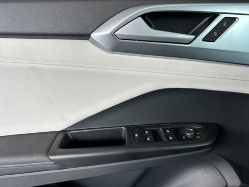 New 2026 Volkswagen Taos SE AWD/4WD image 10