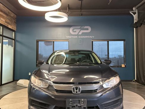 Used 2017 Honda Civic EX image 8