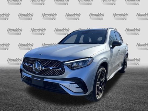 Used 2025 Mercedes-Benz GLC 350e 4MATIC image 5