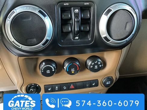 Used 2013 Jeep Wrangler Unlimited Sahara w/ Connectivity Group AWD/4WD image 16