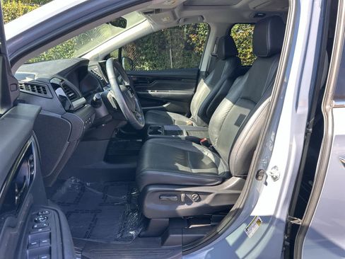 Used 2023 Honda Odyssey Touring image 11