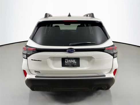 Used 2025 Subaru Forester Premium image 12