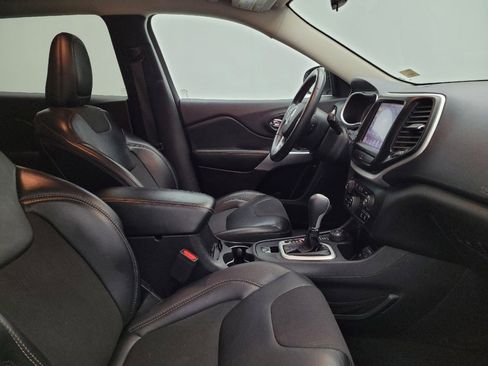 Used 2018 Jeep Cherokee Latitude Plus image 21