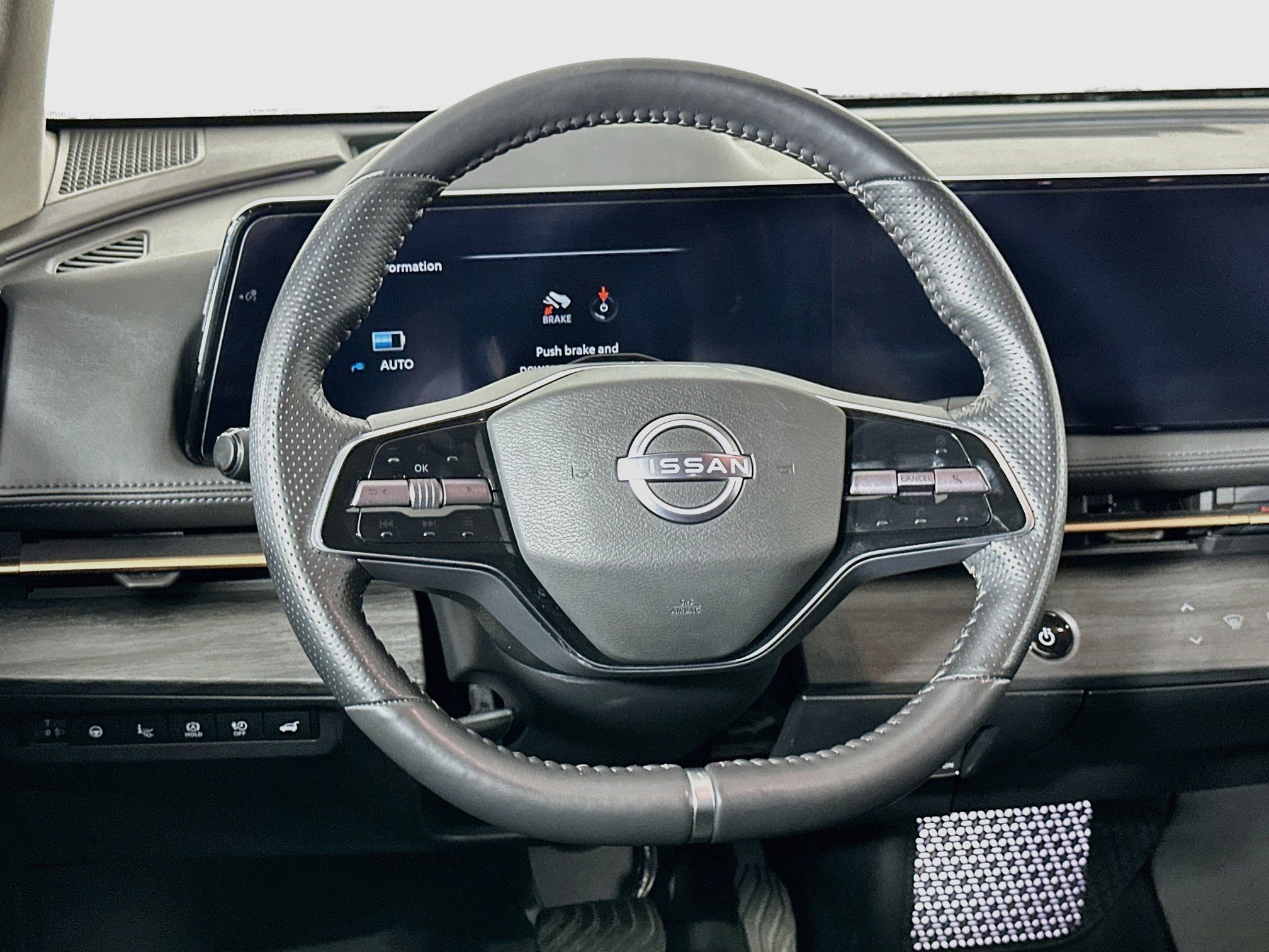 Used 2023 Nissan Ariya FWD image 18