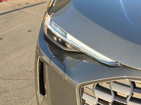 Used 2025 Audi Q5 Premium Plus w/ Premium Plus image 5