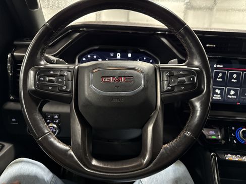 Used 2023 GMC Sierra 1500 AT4 w/ AT4 Premium Package AWD/4WD image 10