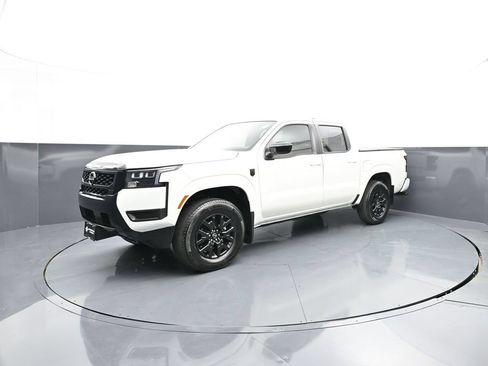 Certified 2026 Nissan Frontier SV w/ Tow Package AWD/4WD image 6