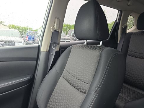 Used 2017 Nissan Rogue SV AWD/4WD image 40