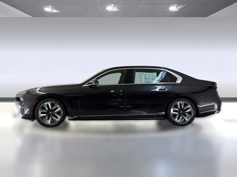 Used 2026 BMW i7 eDrive50 RWD image 2