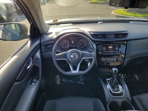 Used 2019 Nissan Rogue S w/ Special Edition Package FWD image 11