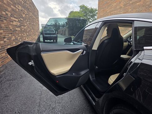 Used 2012 Tesla Model S Signature Performance RWD image 23
