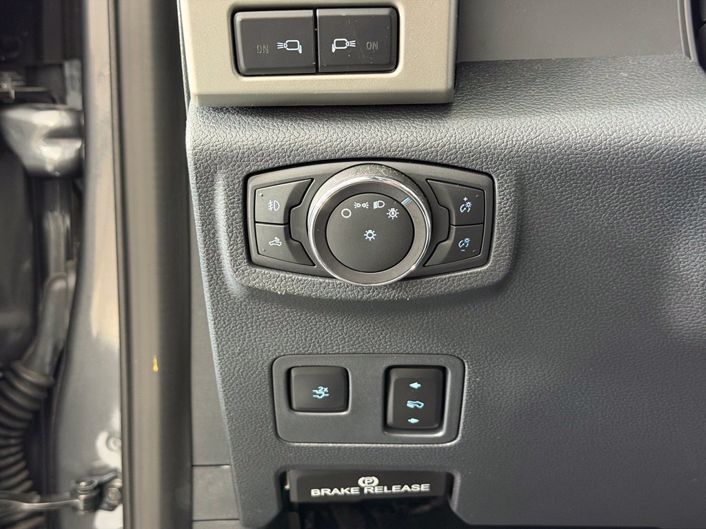 Used 2022 Ford F250 Lariat w/ Black Appearance Package AWD/4WD image 25