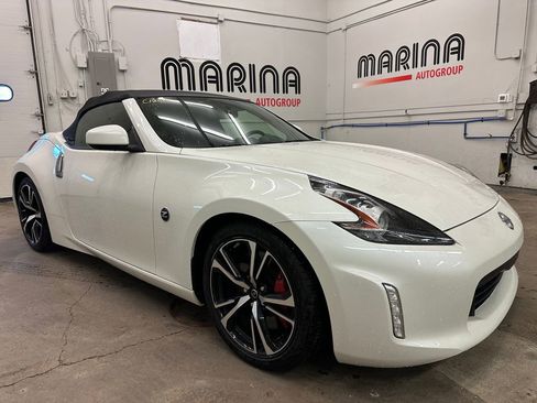 Used 2018 Nissan 370Z Touring Sport RWD image 14