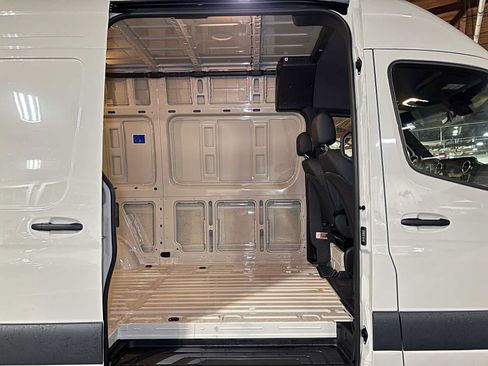 Used 2026 Mercedes-Benz Sprinter 2500 image 14