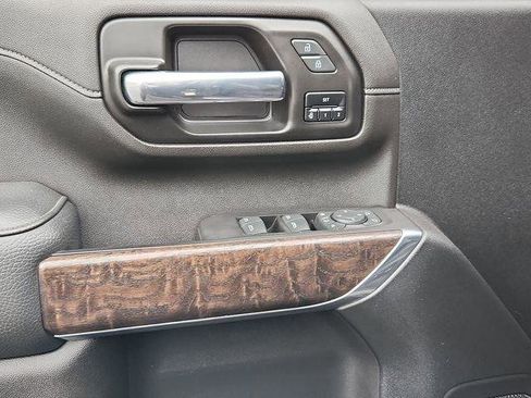 Used 2022 GMC Sierra 2500 Denali w/ Denali Ultimate Package AWD/4WD image 9