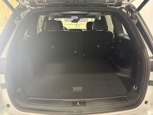 New 2025 Jeep Grand Cherokee Limited w/ Luxury Tech Group II image 17