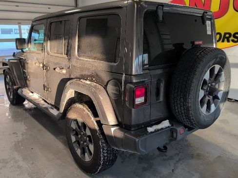 Used 2021 Jeep Wrangler Unlimited Sahara w/ Uconnect 4C Nav & Sound Group image 3