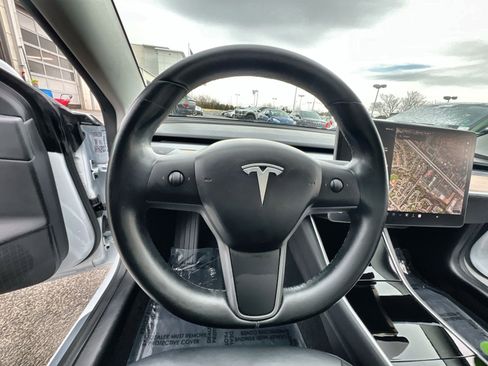 Used 2018 Tesla Model 3 Long Range image 16
