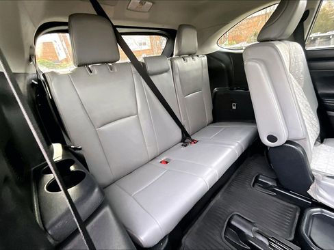 Used 2022 Toyota Highlander Bronze Edition image 27