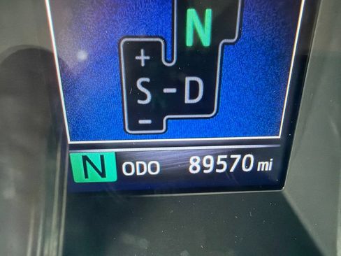 Used 2020 Toyota Tacoma SR AWD/4WD image 12