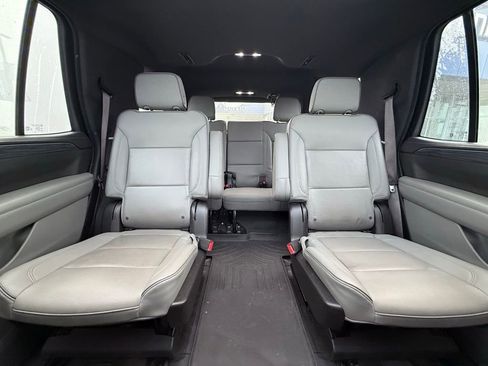Used 2022 GMC Yukon SLT w/ SLT Premium Package image 31