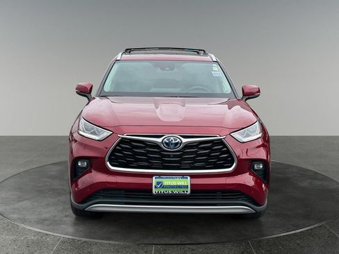 Used 2022 Toyota Highlander Platinum AWD/4WD image 2