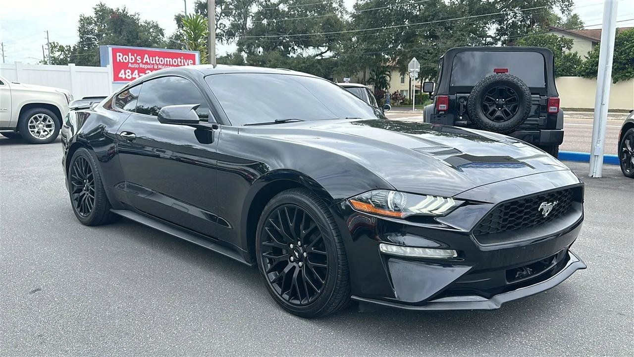 Used 2018 Ford Mustang Coupe RWD image 5