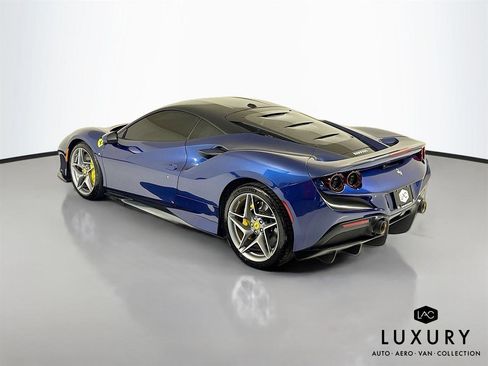 Used 2022 Ferrari F8 Tributo image 8