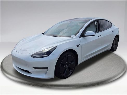 Used 2023 Tesla Model 3 Standard Range RWD image 17