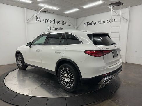 Used 2026 Mercedes-Benz GLC 300 4MATIC image 5