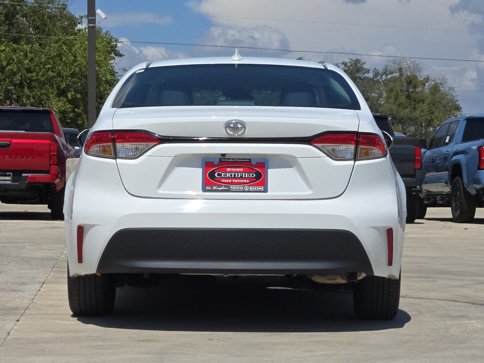Used 2023 Toyota Corolla LE FWD image 4